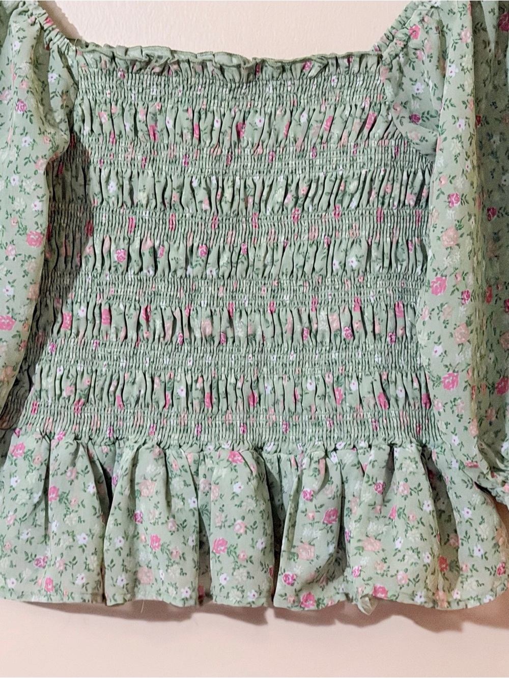 Smocked Floral Puff-Sleeve Crop Top in Sage Green - Picture 2 of 7